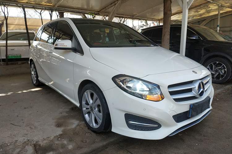 Used Mercedes-Benz B-Class 2019 B 200 Sport Edition Exterior 2