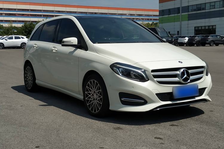 Used Mercedes-Benz B-Class 2019 B 200 Fashion Model Exterior 2
