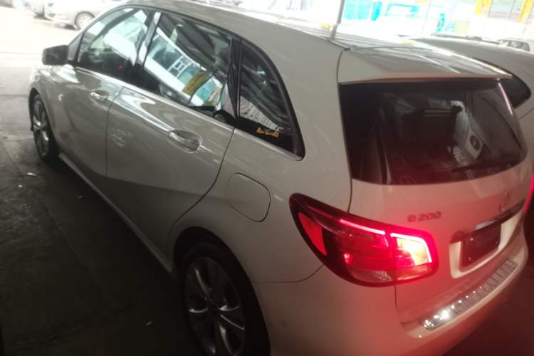 Used Mercedes-Benz B-Class 2019 B 200 Sport Edition Exterior 2