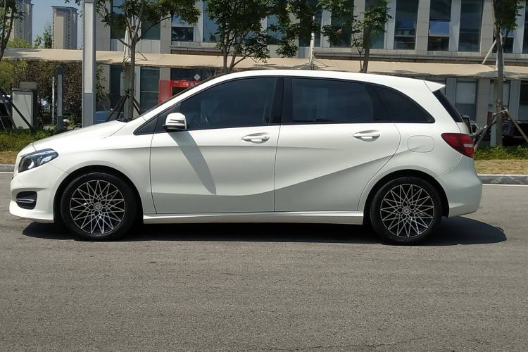 Used Mercedes-Benz B-Class 2019 B 200 Fashion Model Exterior 3