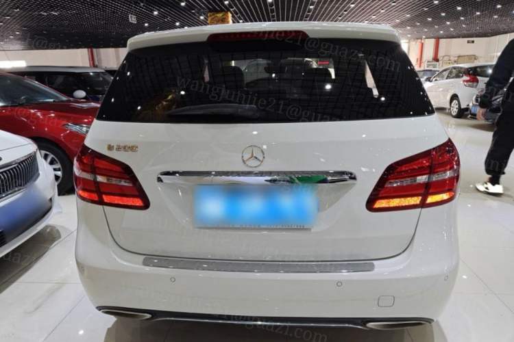 Used Mercedes-Benz B-Class 2019 B 200 Fashion Model Exterior 3