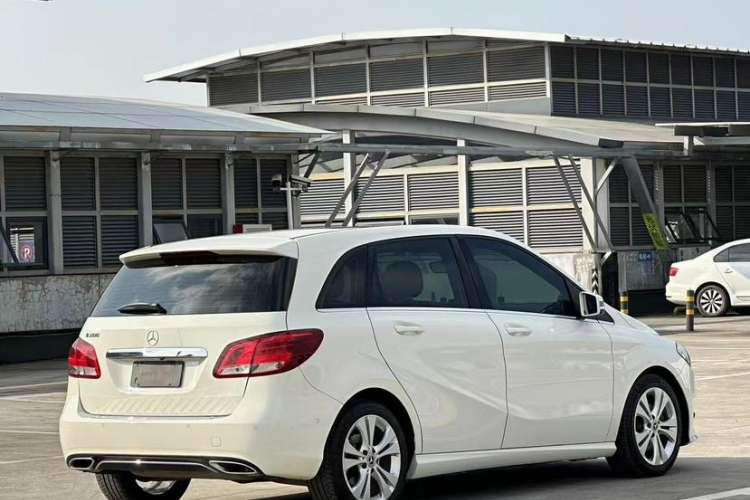 Used Mercedes-Benz B-Class 2019 B 200 Sport Edition Exterior 4