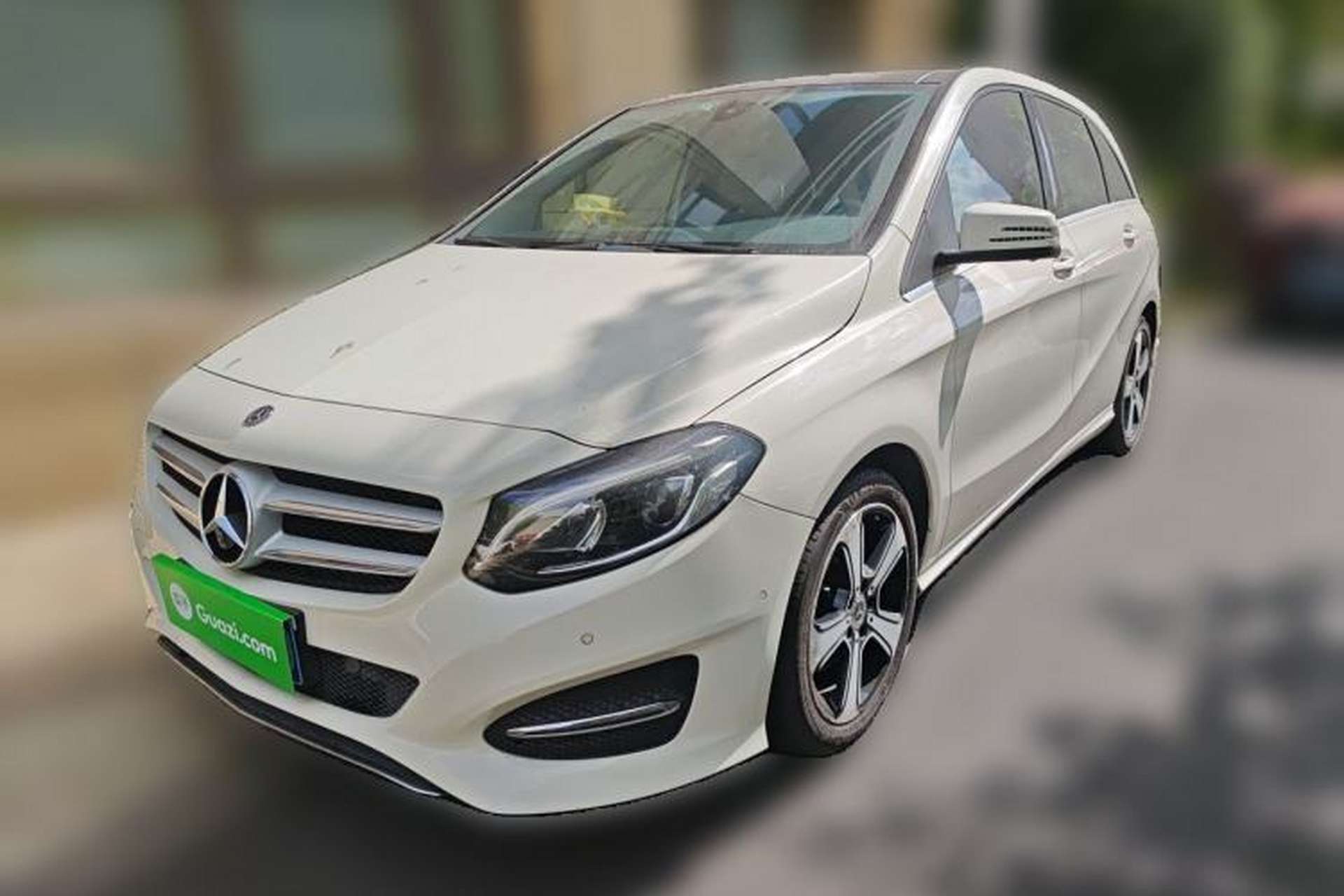 Used Mercedes-Benz B-Class 2019 B 200 Fashion Model Front Left 45 Deg