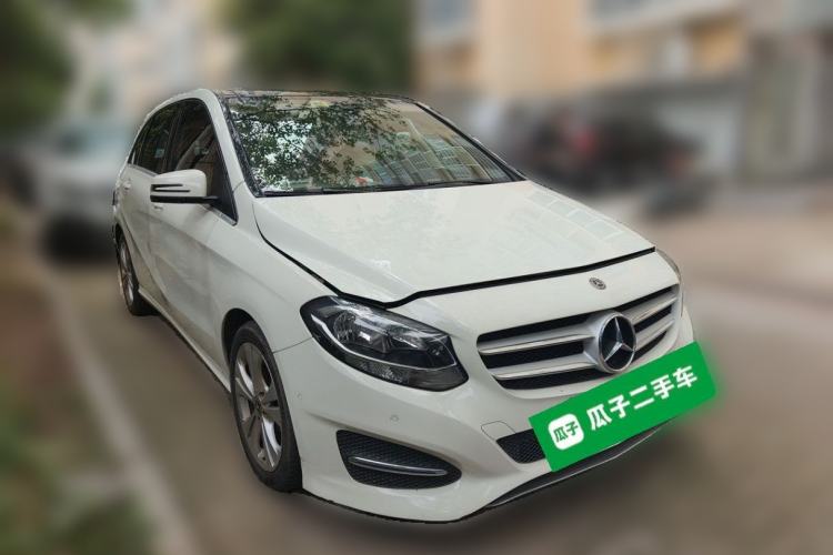 Used Mercedes-Benz B-Class 2019 B 200 Sport Edition Front Right 45 Deg
