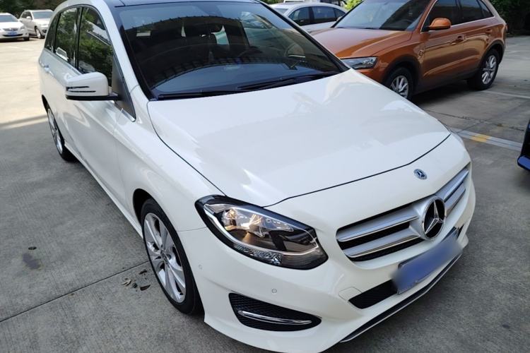 Used Mercedes-Benz B-Class 2019 B 200 Sport Edition Front Right 45 Deg