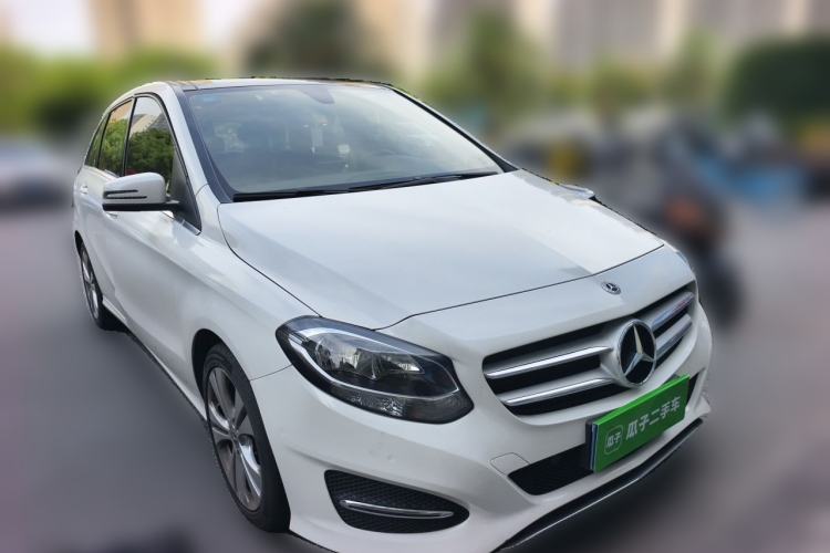 Used Mercedes-Benz B-Class 2019 B 200 Sport Edition Front Right 45 Deg