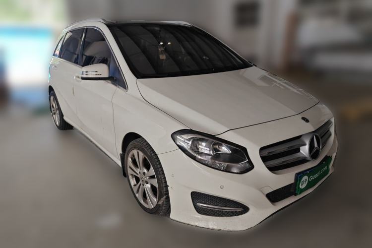 Used Mercedes-Benz B-Class 2019 B 200 Sport Edition Front Right 45 Deg