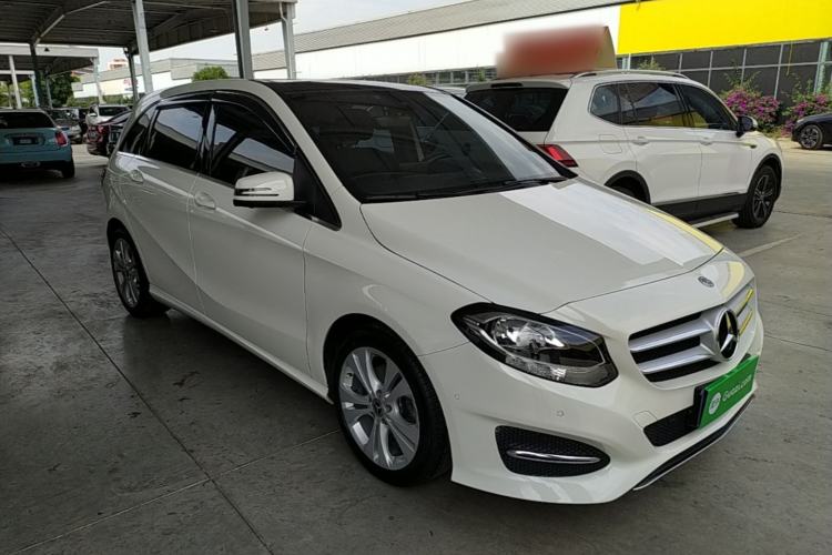 Used Mercedes-Benz B-Class 2019 B 200 Sport Edition Front Right 45 Deg
