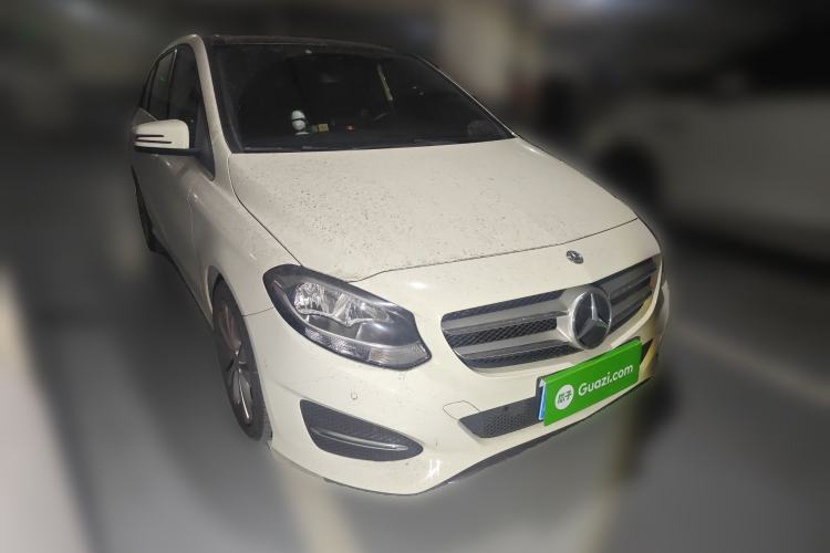 Used Mercedes-Benz B-Class 2019 B 200 Sport Edition Front Right 45 Deg