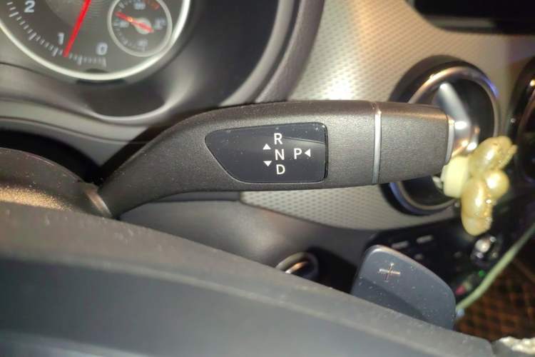 Used Mercedes-Benz B-Class 2019 B 200 Sport Edition Gear Lever