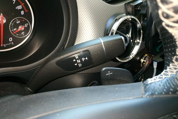 Used Mercedes-Benz B-Class 2019 B 200 Sport Edition Gear Lever