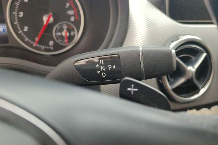 Used Mercedes-Benz B-Class 2019 B 200 Sport Edition Gear Lever