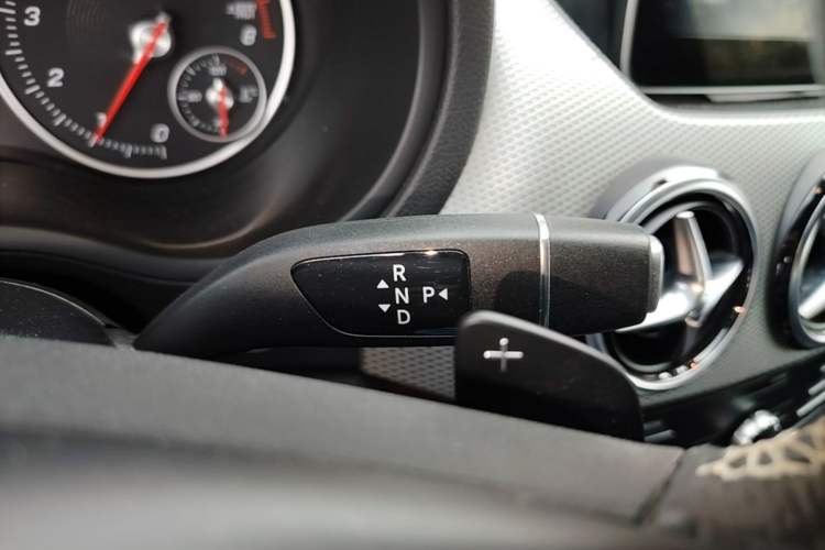 Used Mercedes-Benz B-Class 2019 B 200 Sport Edition Gear Lever