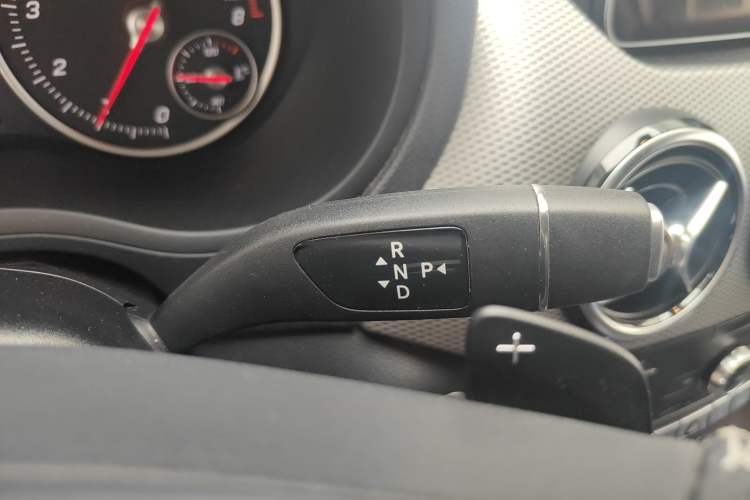 Used Mercedes-Benz B-Class 2019 B 200 Fashion Model Gear Lever