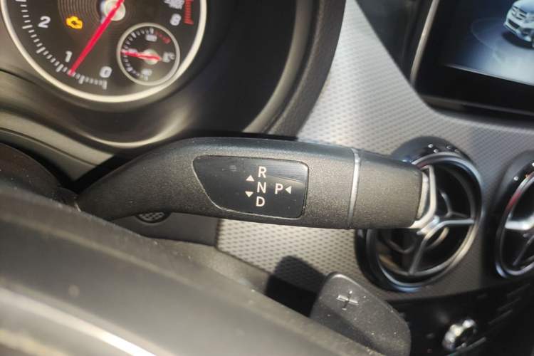 Used Mercedes-Benz B-Class 2019 B 200 Sport Edition Gear Lever