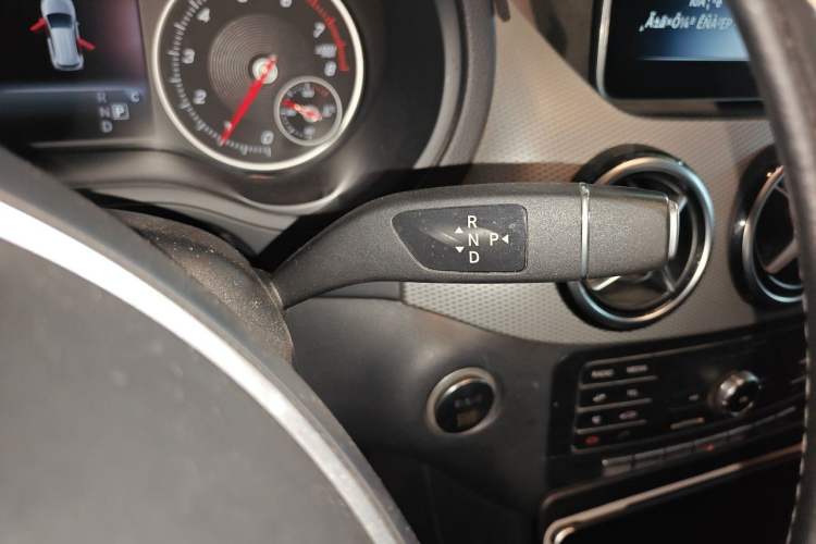 Used Mercedes-Benz B-Class 2019 B 200 Sport Edition Gear Lever