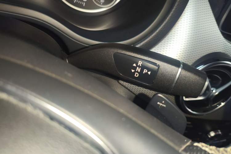 Used Mercedes-Benz B-Class 2019 B 200 Fashion Model Gear Lever