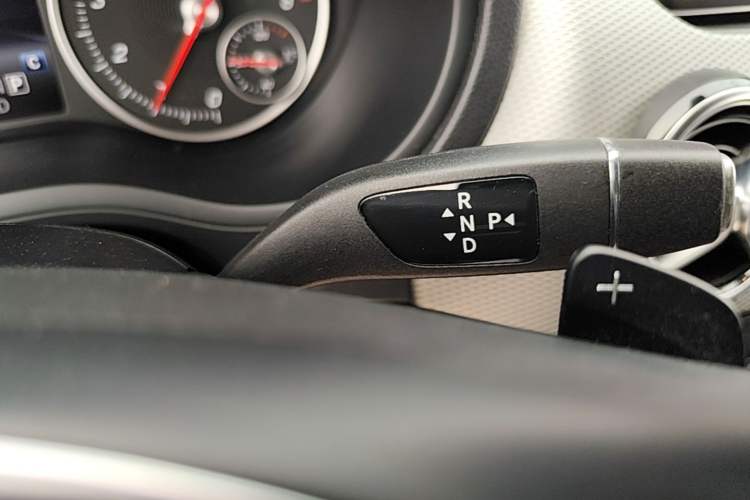 Used Mercedes-Benz B-Class 2019 B 200 Sport Edition Gear Lever