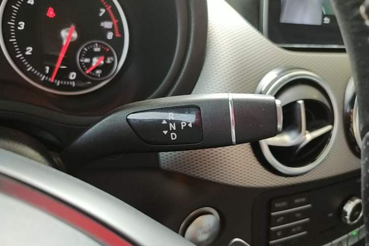 Used Mercedes-Benz B-Class 2019 B 200 Sport Edition Gear Lever