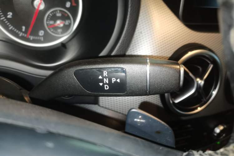 Used Mercedes-Benz B-Class 2019 B 200 Sport Edition Gear Lever