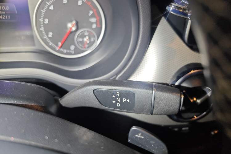 Used Mercedes-Benz B-Class 2019 B 200 Sport Edition Gear Lever