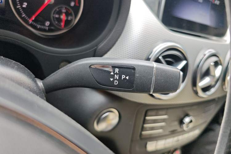 Used Mercedes-Benz B-Class 2019 B 200 Fashion Model Gear Lever