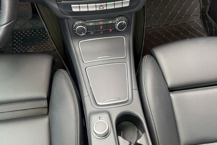 Used Mercedes-Benz B-Class 2019 B 200 Sport Edition Gear Lever