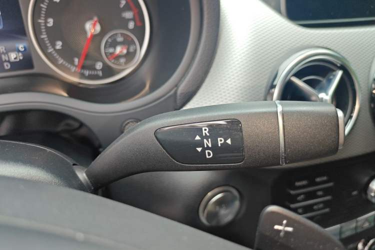 Used Mercedes-Benz B-Class 2019 B 200 Fashion Model Gear Lever