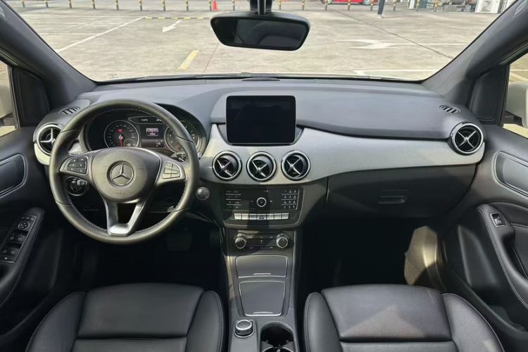 Used Mercedes-Benz B-Class 2019 B 200 Sport Edition Interior 1
