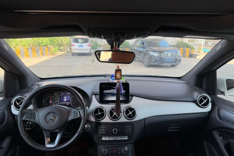 Used Mercedes-Benz B-Class 2019 B 200 Sport Edition Interior 2