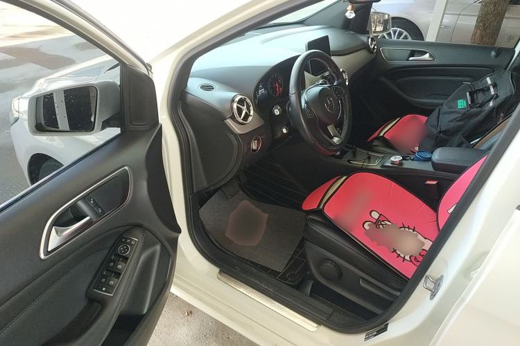 Used Mercedes-Benz B-Class 2019 B 200 Sport Edition Interior 3
