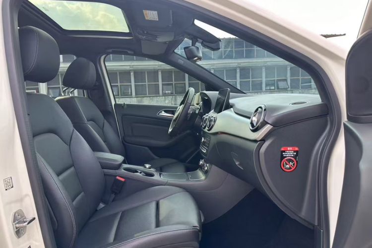 Used Mercedes-Benz B-Class 2019 B 200 Sport Edition Interior 3