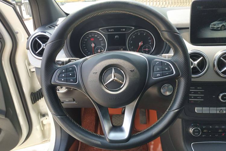 Used Mercedes-Benz B-Class 2019 B 200 Fashion Model Interior 6