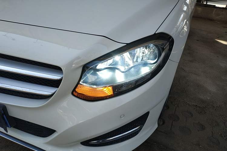 Used Mercedes-Benz B-Class 2019 B 200 Sport Edition Left Front Headlight