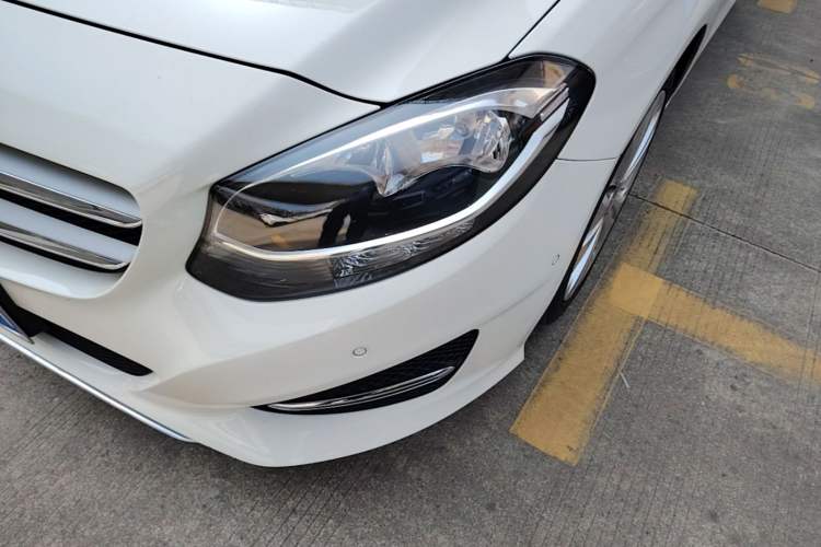 Used Mercedes-Benz B-Class 2019 B 200 Sport Edition Left Front Headlight