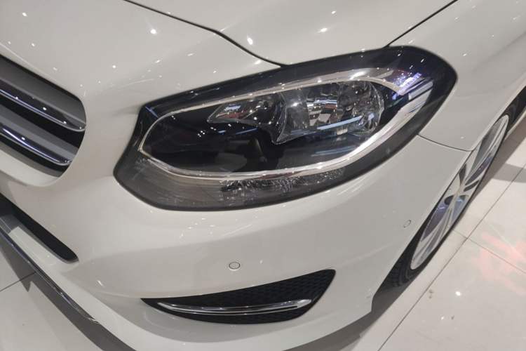 Used Mercedes-Benz B-Class 2019 B 200 Sport Edition Left Front Headlight