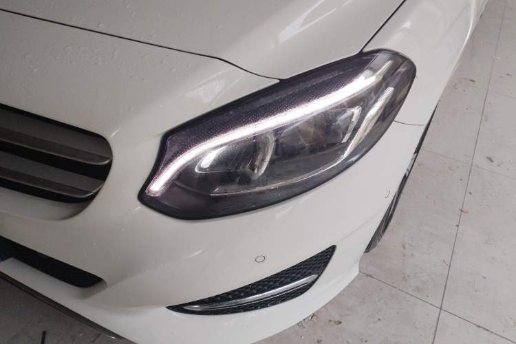Used Mercedes-Benz B-Class 2019 B 200 Fashion Model Left Front Headlight