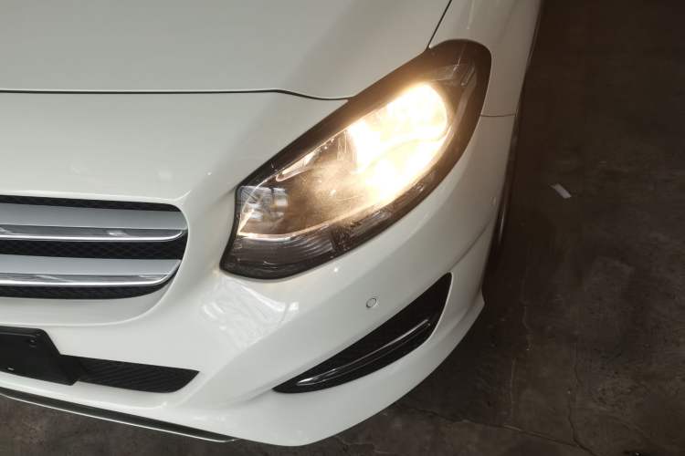 Used Mercedes-Benz B-Class 2019 B 200 Sport Edition Left Front Headlight