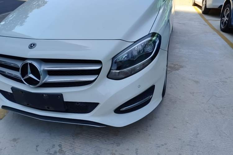 Used Mercedes-Benz B-Class 2019 B 200 Sport Edition Left Front Headlight
