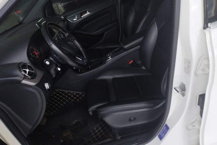 Used Mercedes-Benz B-Class 2019 B 200 Fashion Model Left Front Seat