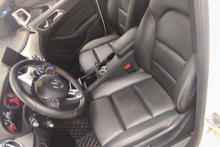 Used Mercedes-Benz B-Class 2019 B 200 Fashion Model Left Front Seat