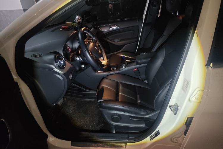 Used Mercedes-Benz B-Class 2019 B 200 Sport Edition Left Front Seat