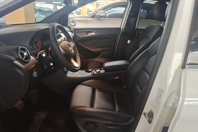 Used Mercedes-Benz B-Class 2019 B 200 Sport Edition Left Front Seat