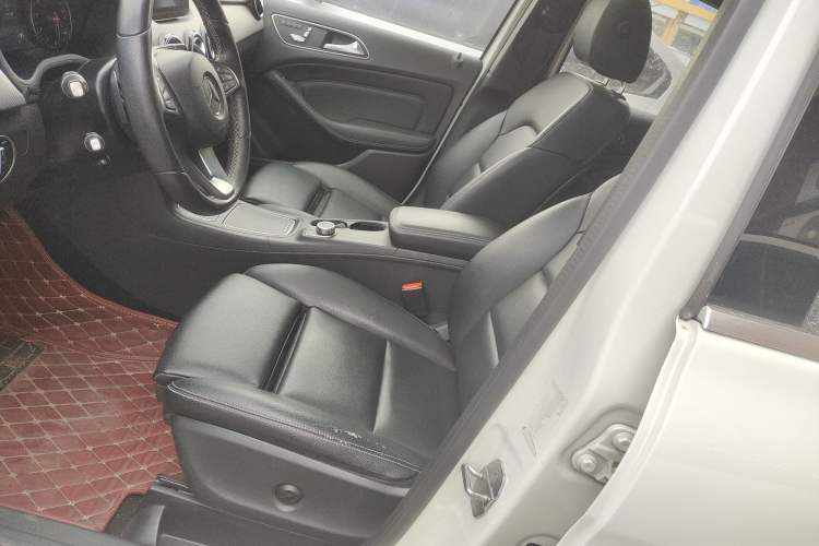 Used Mercedes-Benz B-Class 2019 B 200 Fashion Model Left Front Seat