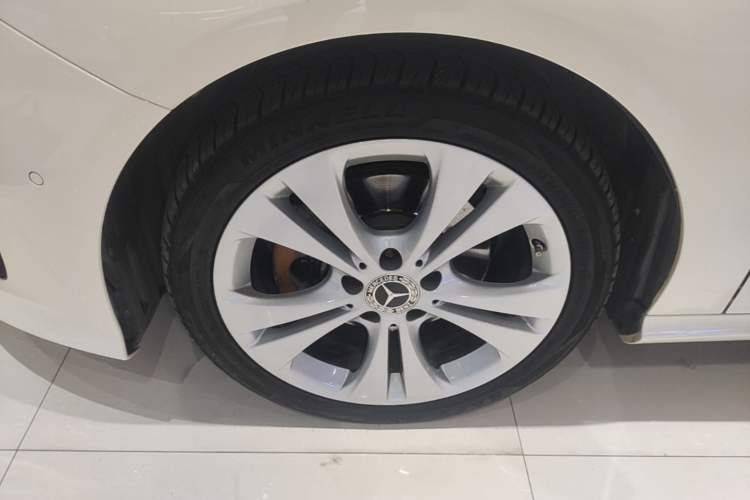 Used Mercedes-Benz B-Class 2019 B 200 Sport Edition Left Front Wheel Hub