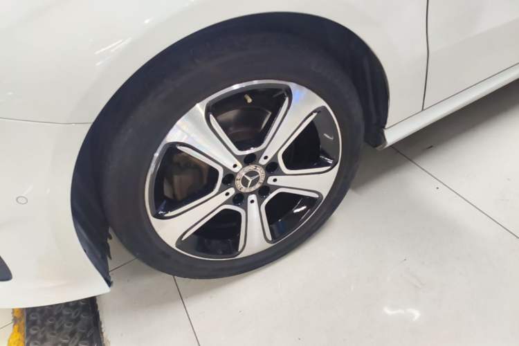 Used Mercedes-Benz B-Class 2019 B 200 Fashion Model Left Front Wheel Hub
