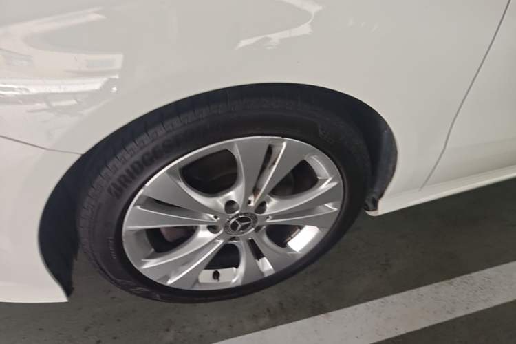 Used Mercedes-Benz B-Class 2019 B 200 Sport Edition Left Front Wheel Hub