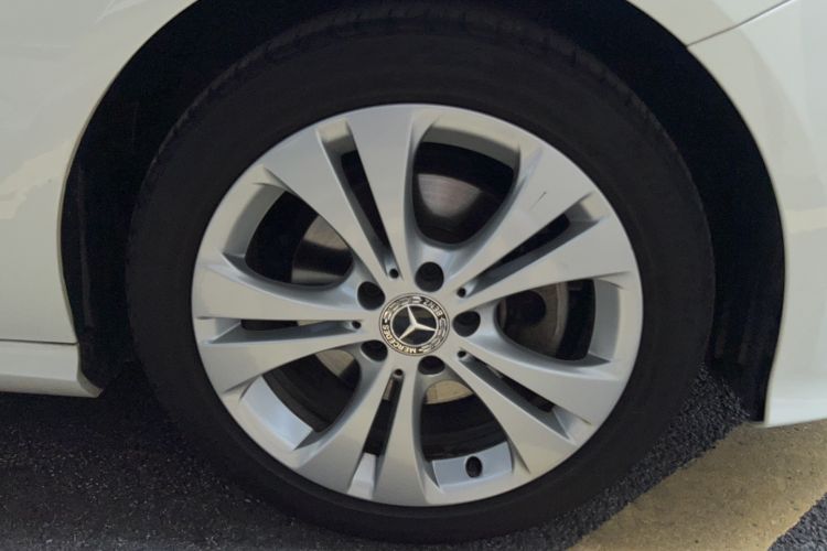 Used Mercedes-Benz B-Class 2019 B 200 Sport Edition Left Front Wheel Hub