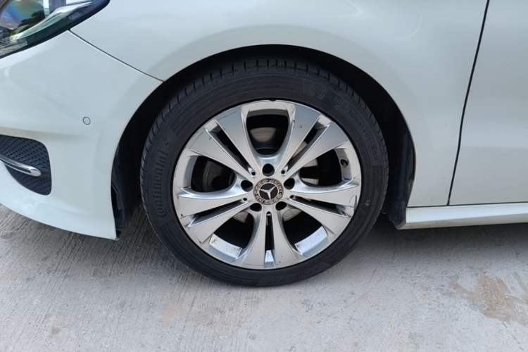 Used Mercedes-Benz B-Class 2019 B 200 Sport Edition Left Front Wheel Hub