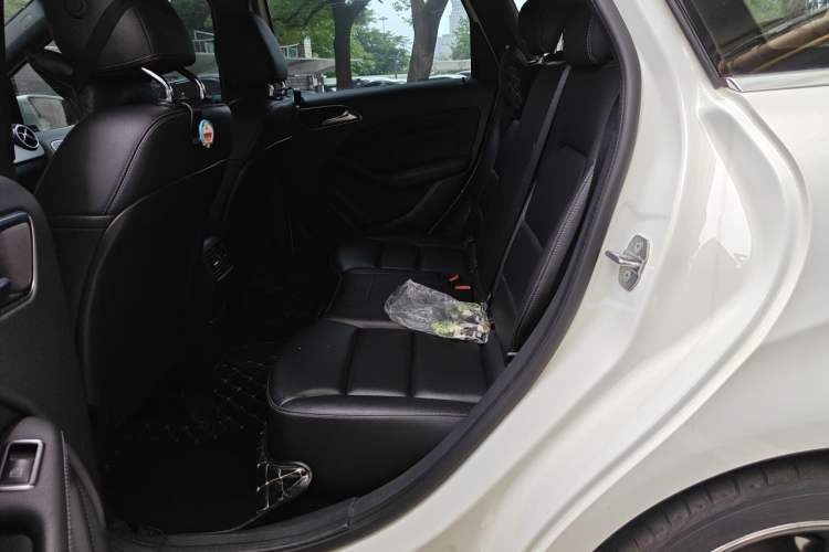 Used Mercedes-Benz B-Class 2019 B 200 Fashion Model Left Rear Seat